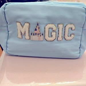🎉🎉 New, never used MAGIC soft carry case.